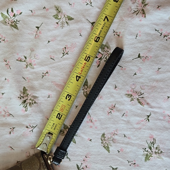 BRAND NEW coach wristlet - Picture 8 of 8